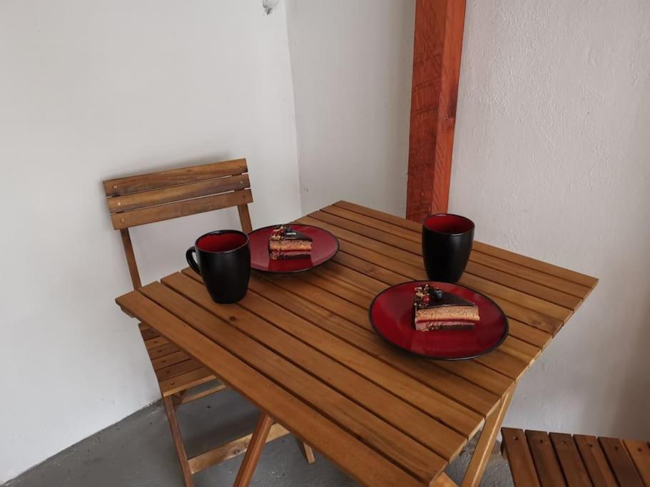 Charming Studio Ideal For Getaways Or Workations In Sibiu'S Medieval City Center Bagian luar foto