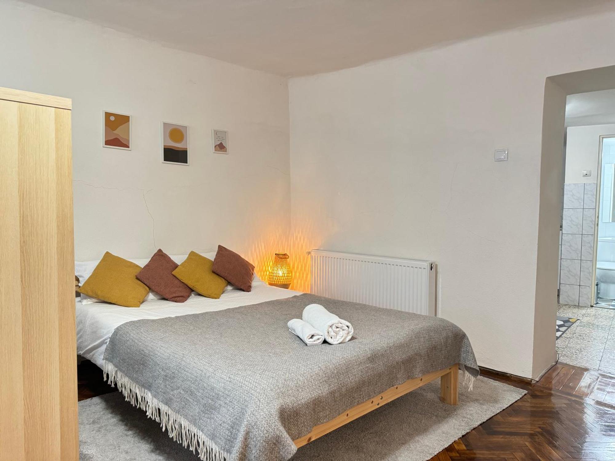 Charming Studio Ideal For Getaways Or Workations In Sibiu'S Medieval City Center Bagian luar foto
