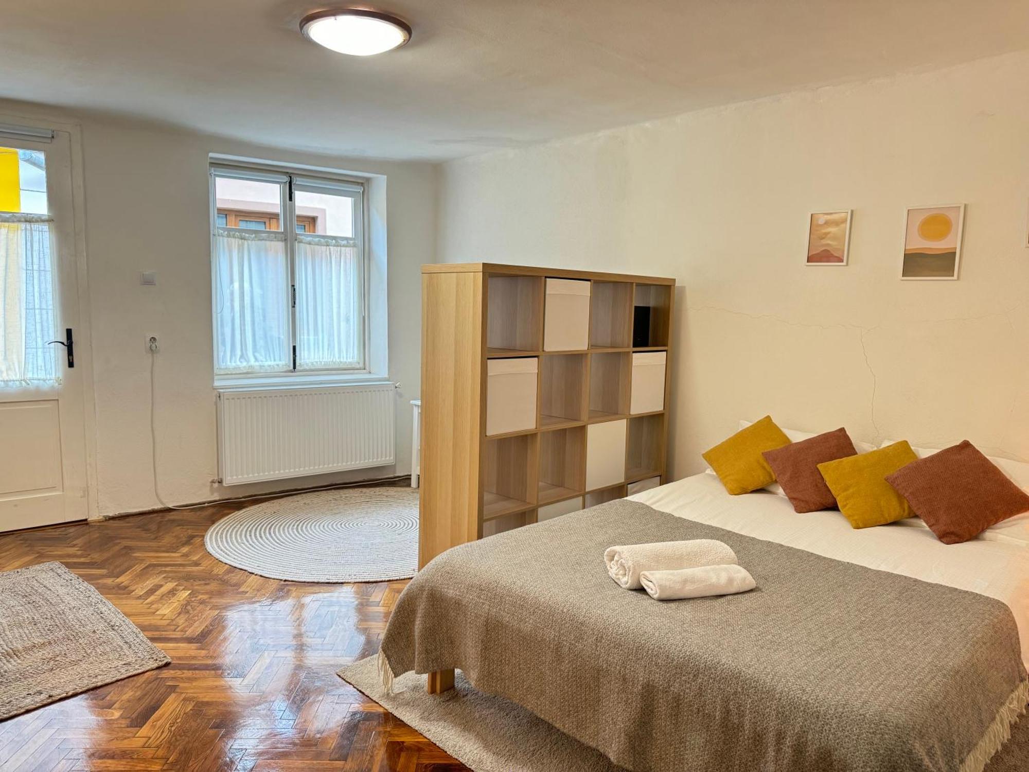 Charming Studio Ideal For Getaways Or Workations In Sibiu'S Medieval City Center Bagian luar foto