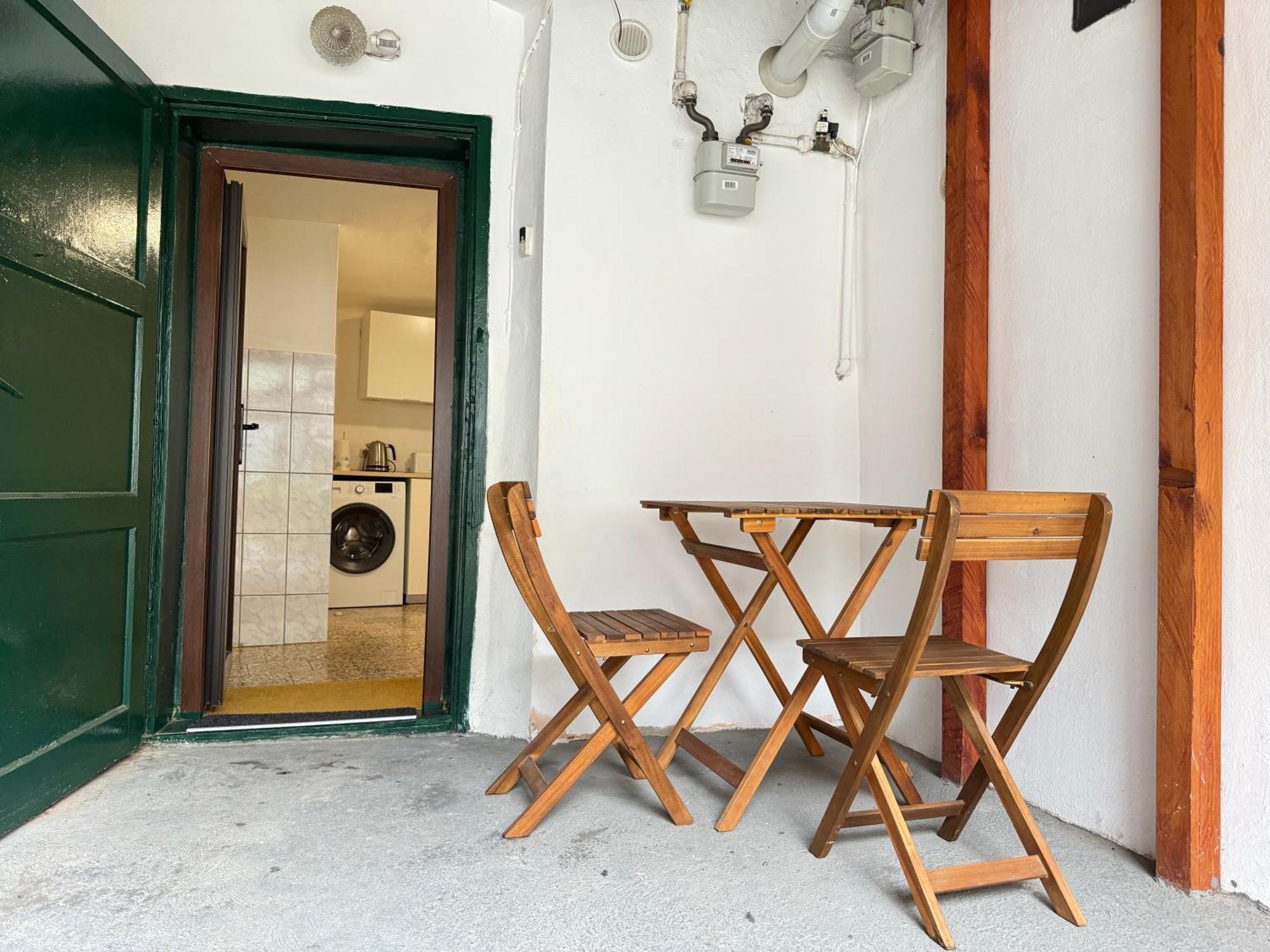 Charming Studio Ideal For Getaways Or Workations In Sibiu'S Medieval City Center Bagian luar foto